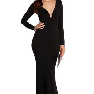 Lucy Black Plunging Mermaid Dres